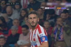 英格兰新生代后卫崛起：曼城领衔多队争抢足球新星