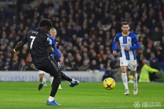 曼联更衣室风波：B费质疑战术，阿莫林教练压力山大，球队士气动摇