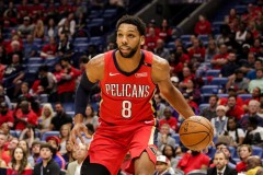 雄鹿队力克76人，字母哥统治内线获胜